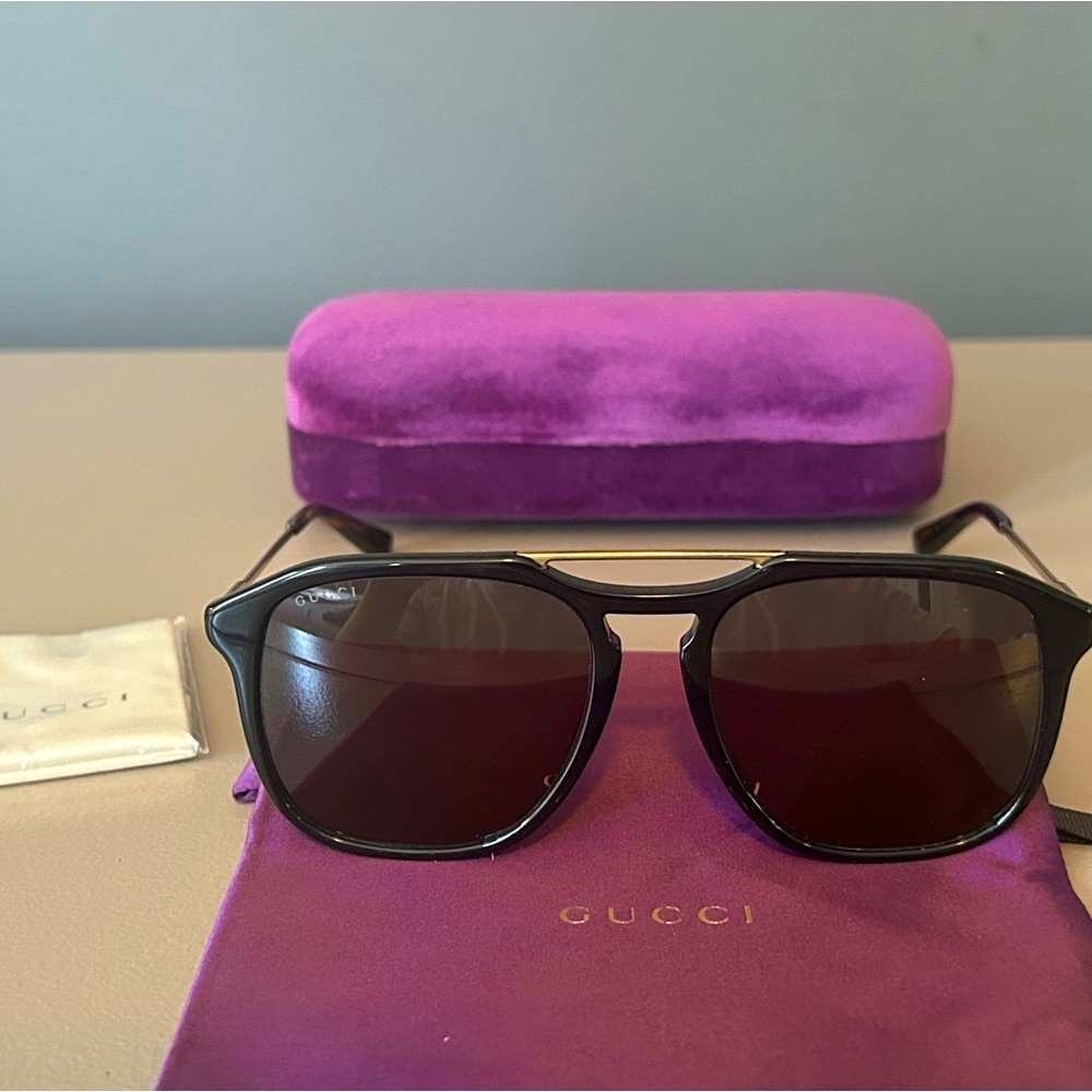 NWOT GUCCI Sunglasses